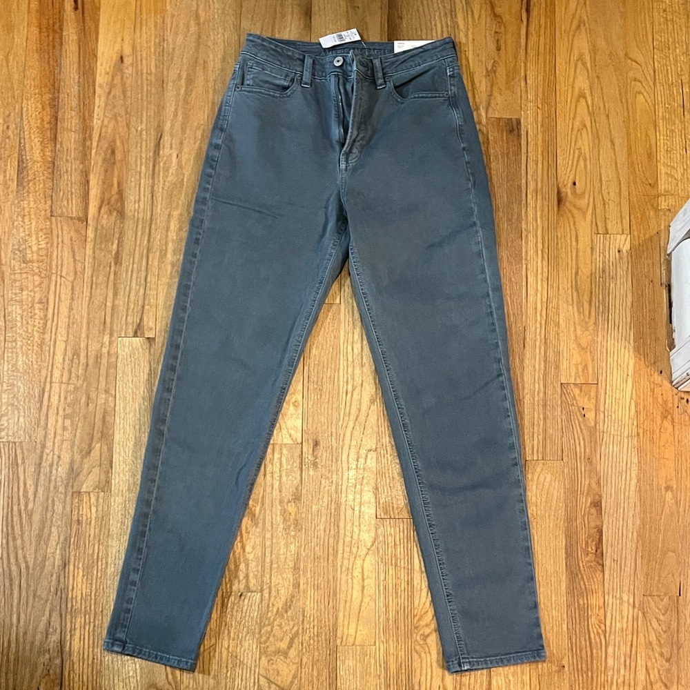 NWT American Eagle Outfitters Women's Straight Leg Jeans Size 2-Long